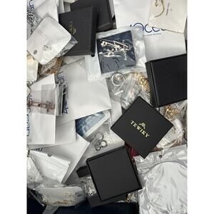 Wholesale Lot Of 25 Pieces Of Jewelry, Necklaces, Bracelets, Earrings, & Rings